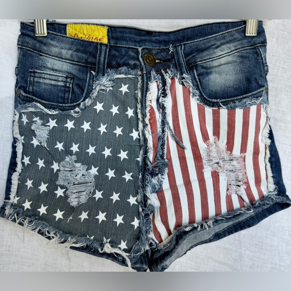 Machine Nouvelle Mode, Women’s Denim Flag Shorts, Size 30 Waist